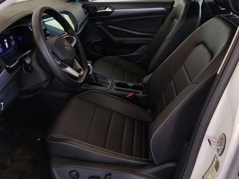 Certified 2023 Volkswagen Jetta SE FWD image 11