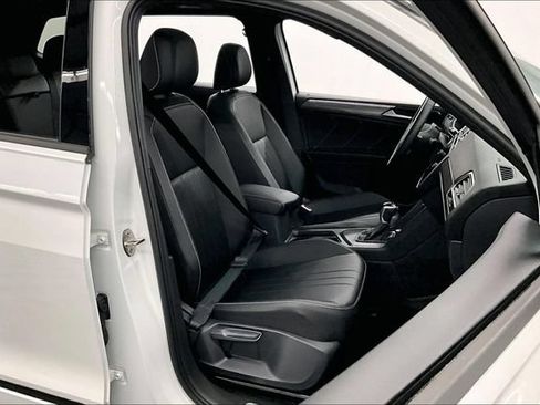 Used 2023 Volkswagen Tiguan SE R-Line FWD image 8