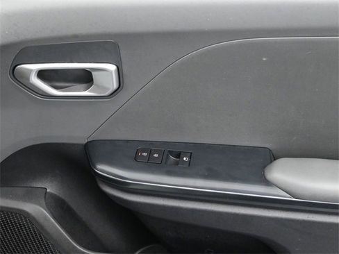 Used 2025 Kia K4 LXS image 28