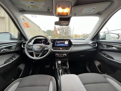 Used 2025 Chevrolet TrailBlazer LT image 31