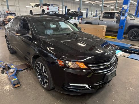 Used 2019 Chevrolet Impala LT FWD image 2