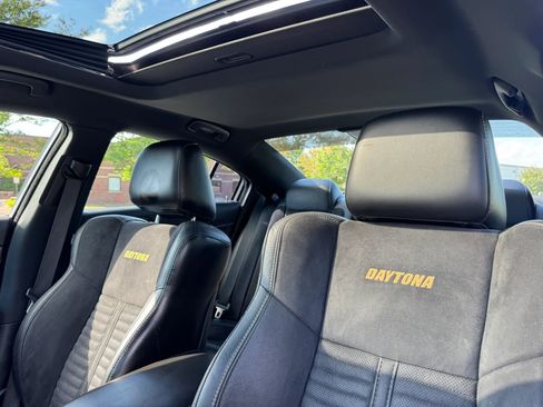 Used 2018 Dodge Charger R/T RWD image 12