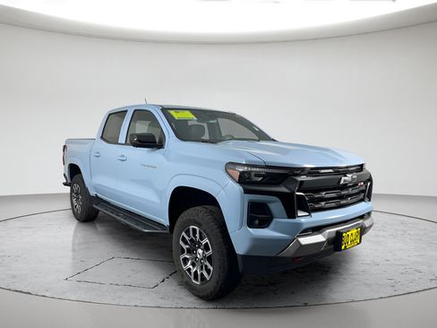 Used 2025 Chevrolet Colorado Z71 w/ Technology Package AWD/4WD image 1