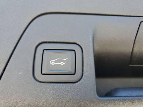 Used 2023 Buick Envision Essence FWD image 9