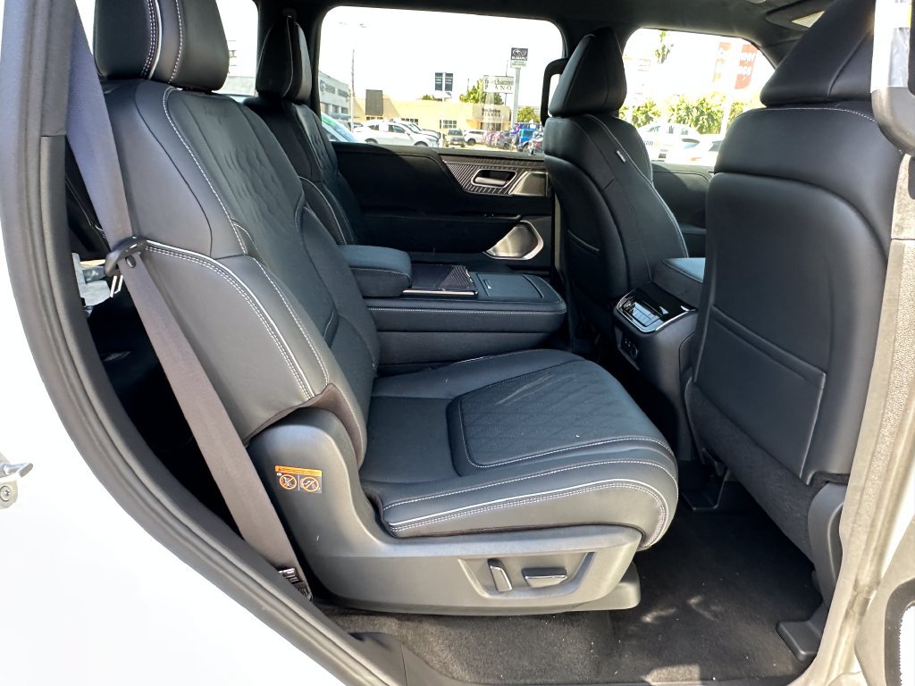 New 2027 INFINITI QX80 Autograph w/ Premium Cargo Package AWD/4WD image 18