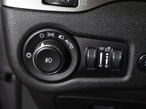 Used 2019 Jeep Cherokee Limited AWD/4WD image 41