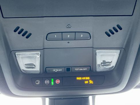 Used 2023 Chevrolet Blazer Premier image 32