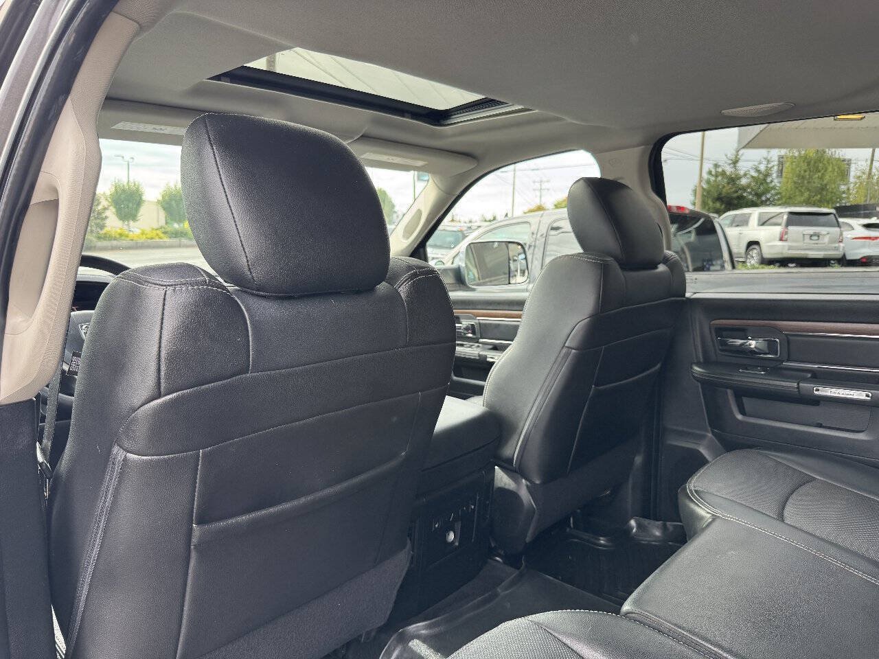 Used 2015 RAM 1500 Laramie AWD/4WD image 25