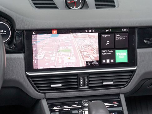 Used 2020 Porsche Cayenne AWD/4WD image 33