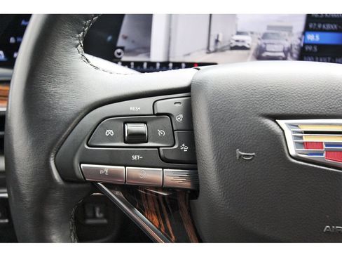 Used 2024 Cadillac Escalade ESV Luxury RWD image 16