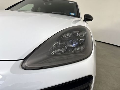 Certified 2023 Porsche Cayenne Turbo AWD/4WD image 11