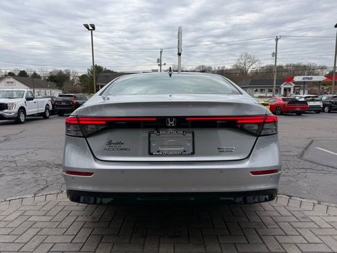 Used 2024 Honda Accord Touring image 10