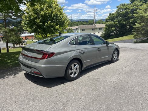 Used 2022 Hyundai Sonata SE FWD image 3