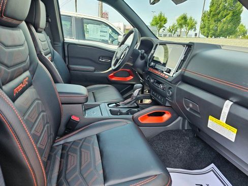 New 2025 Nissan Frontier PRO-4X w/ Pro Premium Package image 13