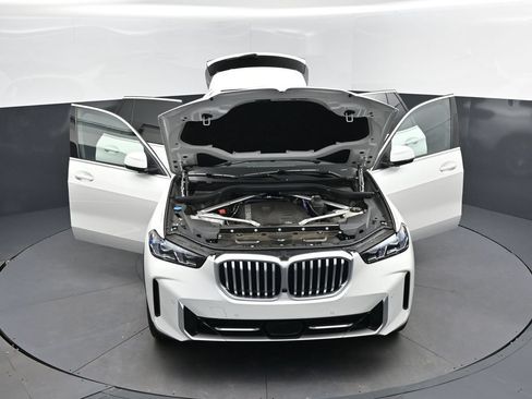 Certified 2026 BMW X5 xDrive40i w/ Climate Comfort Package AWD/4WD image 52