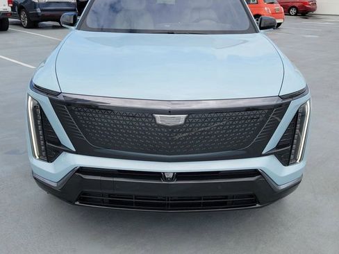 New 2026 Cadillac Vistiq Sport w/ LPO, Floor Liner Package AWD/4WD image 9