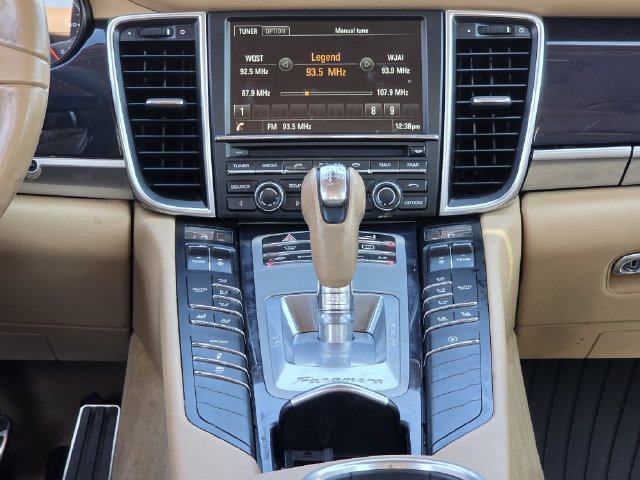 Used 2016 Porsche Panamera 4 AWD/4WD image 9
