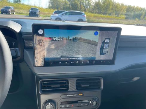 New 2025 Ford Maverick Lariat w/ Black Appearance Package image 19