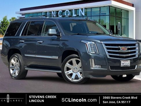 Used 2020 Cadillac Escalade Luxury AWD/4WD image 1