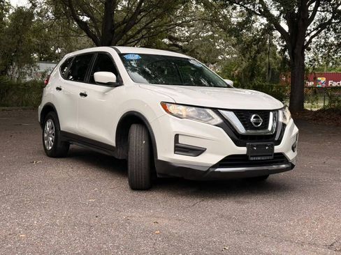 Used 2017 Nissan Rogue S AWD/4WD image 3