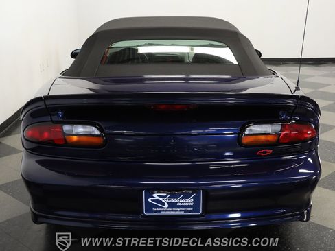 Used 2002 Chevrolet Camaro Z28 w/ Sport Appearance Pkg RWD image 9
