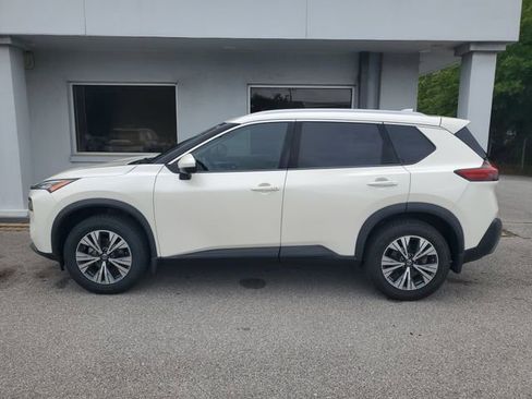 Certified 2021 Nissan Rogue SV w/ Premium Package FWD image 12