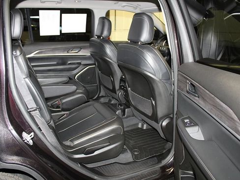 Certified 2022 Jeep Grand Cherokee L Limited AWD/4WD image 34