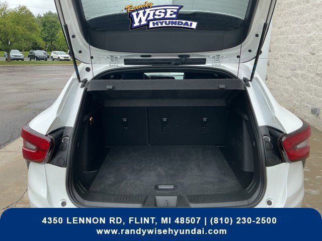 Used 2024 Chevrolet Trax RS FWD image 27