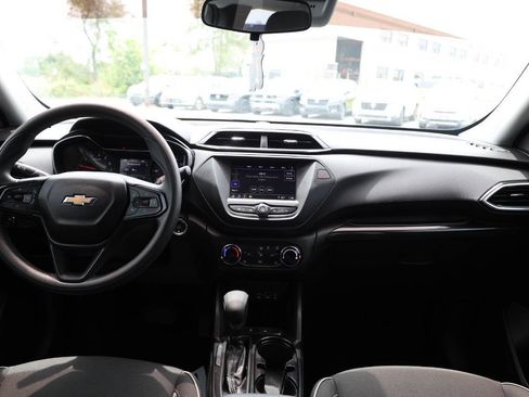Used 2023 Chevrolet TrailBlazer LT FWD image 14
