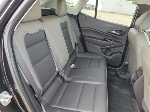 Used 2025 Chevrolet Trax ACTIV FWD image 17