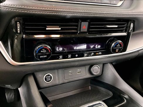 Used 2021 Nissan Rogue SV FWD image 14