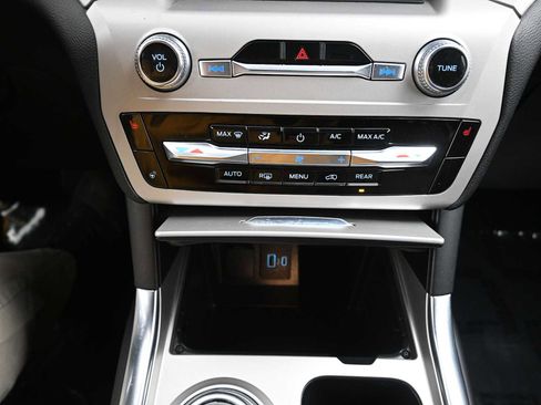 Used 2023 Ford Explorer XLT w/ Equipment Group 202A image 23