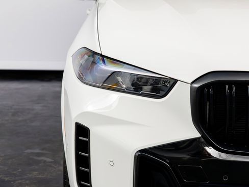 Used 2026 BMW X5 M60i AWD/4WD image 3