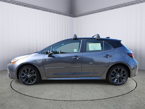 Certified 2025 Toyota Corolla XSE FWD image 5