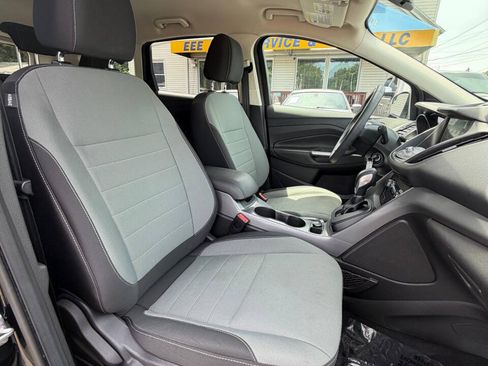 Used 2016 Ford Escape SE w/ Equipment Group 201A FWD image 18