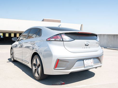 Used 2020 Hyundai Ioniq SEL image 5