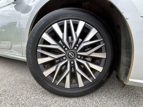Used 2023 Nissan Altima 2.5 SV FWD image 19