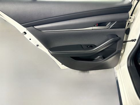 Used 2022 MAZDA MAZDA3 s FWD image 26