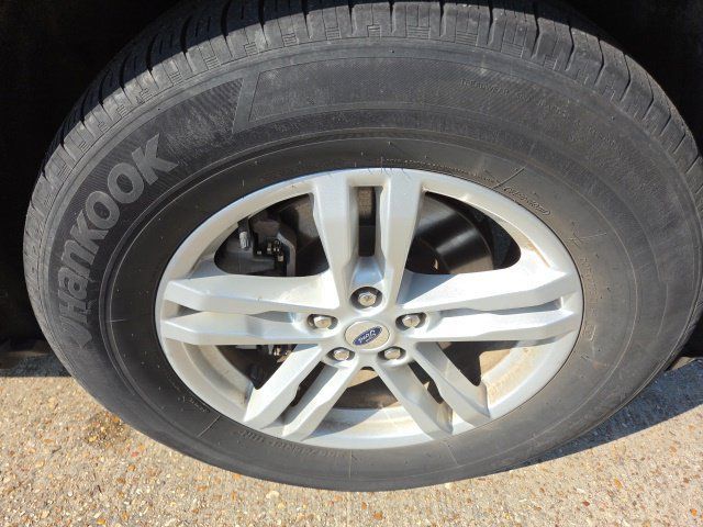 Used 2024 Ford Explorer XLT w/ Equipment Group 202A RWD image 13