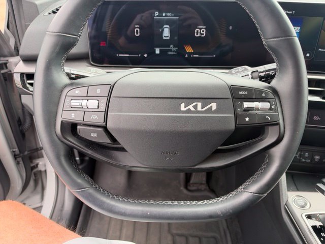 Used 2026 Kia Sportage EX FWD image 13