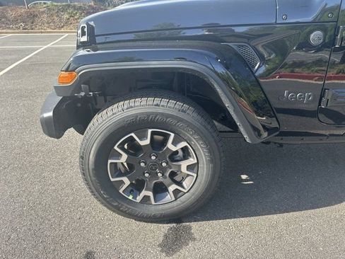New 2025 Jeep Gladiator Sport w/ Premium Package image 10