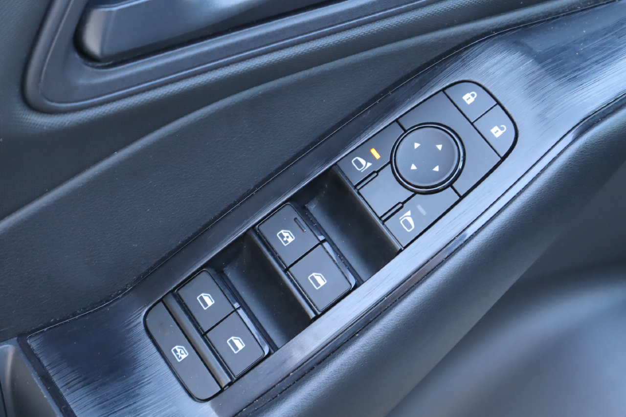 Used 2024 Nissan Rogue S FWD image 20