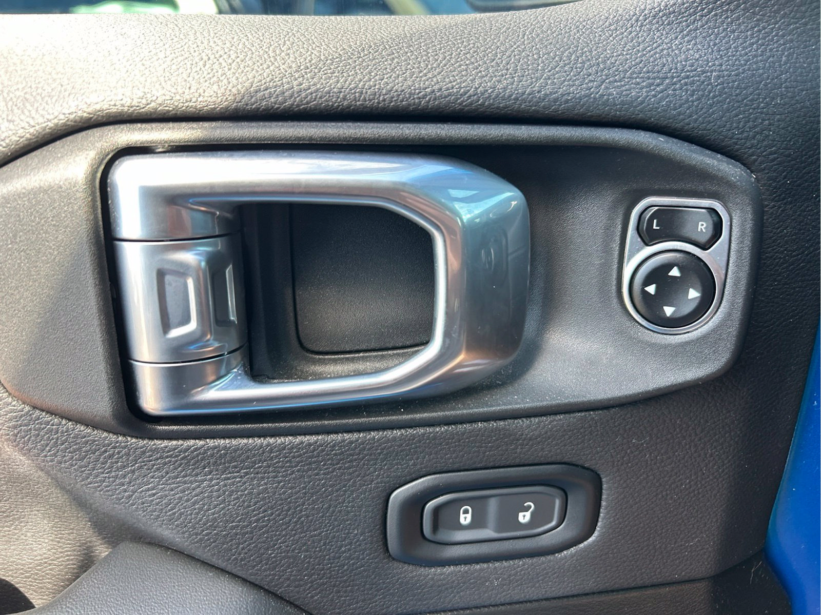 Certified 2024 Jeep Wrangler Unlimited Sahara AWD/4WD image 24