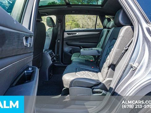 Used 2025 Volkswagen Atlas Cross Sport SE image 21