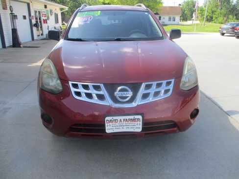 Used 2015 Nissan Rogue S w/ Convenience Package AWD/4WD image 3