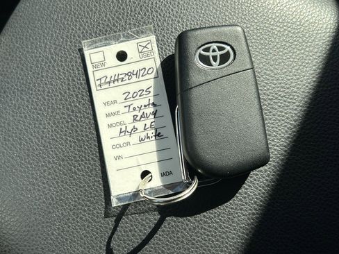 Certified 2025 Toyota RAV4 LE AWD/4WD image 33