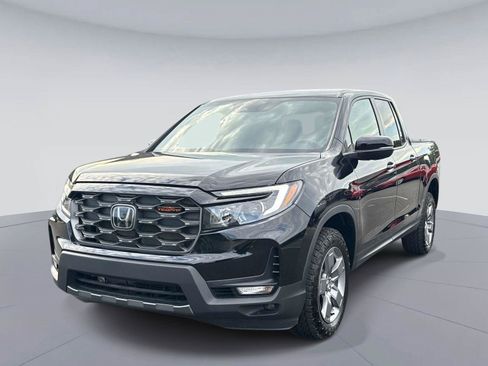 Certified 2025 Honda Ridgeline TrailSport image 8