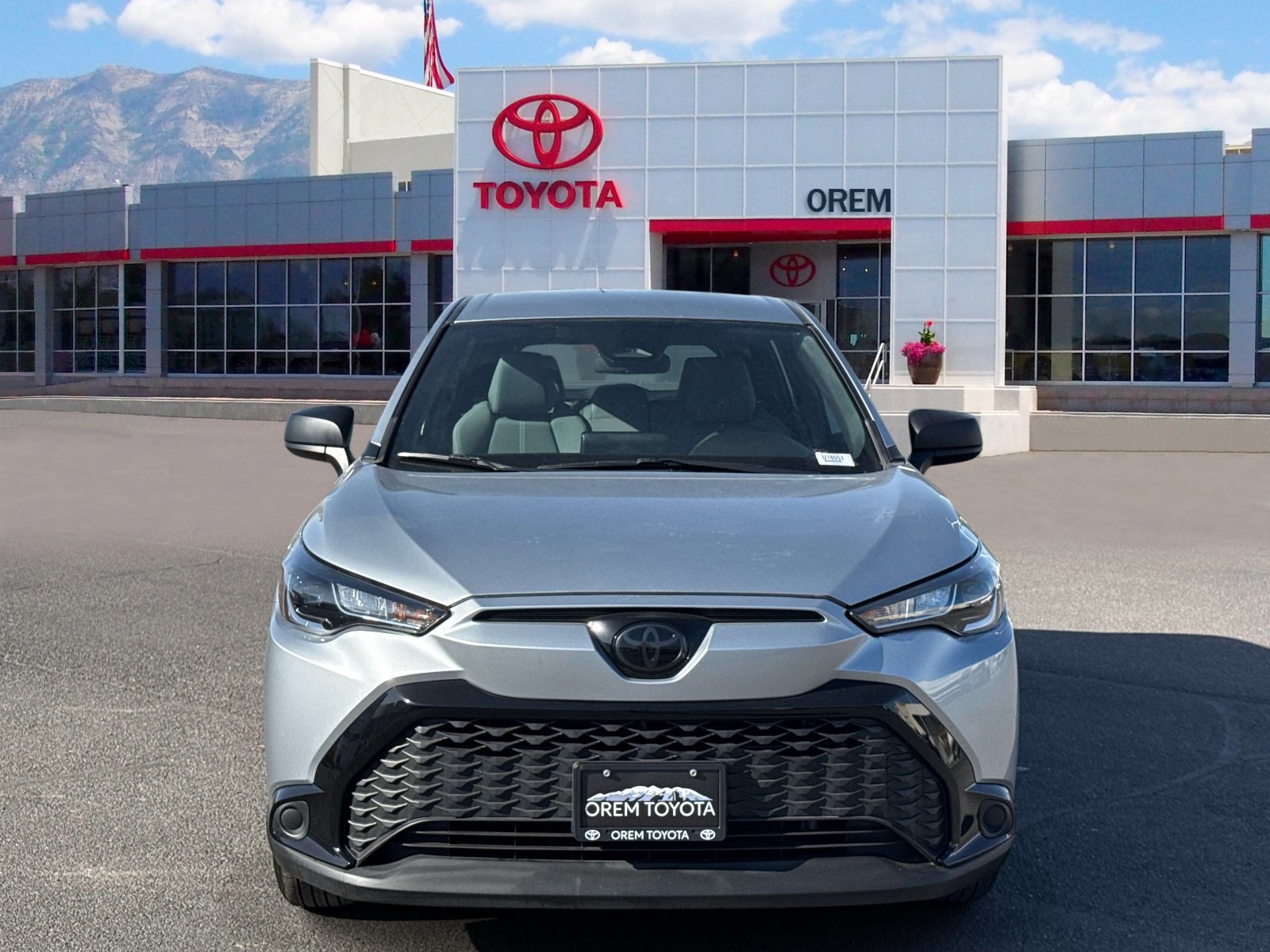 Used 2025 Toyota Corolla Cross AWD Hybrid image 2