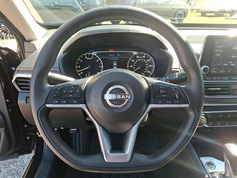Certified 2024 Nissan Altima 2.5 SV FWD image 19