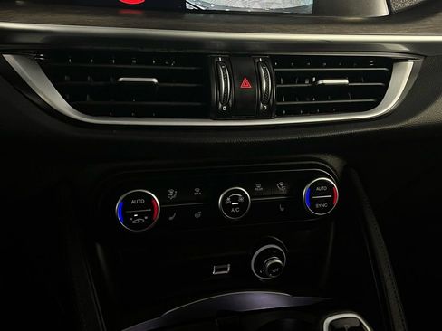 Used 2022 Alfa Romeo Stelvio Ti image 19